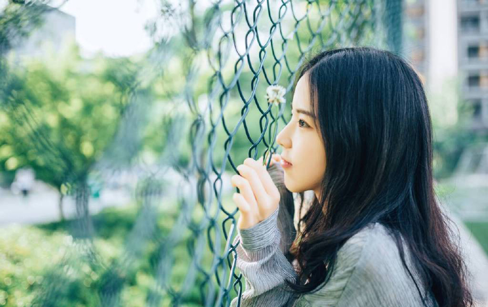“这……是个误会！”孟达有些尴尬的摇摇头，正要解释，庞统、魏延、法正等人已经赶到，法正扫了刘璝一眼，淡然道：“此事，是我设计，引你入壶，与孟达无关。”